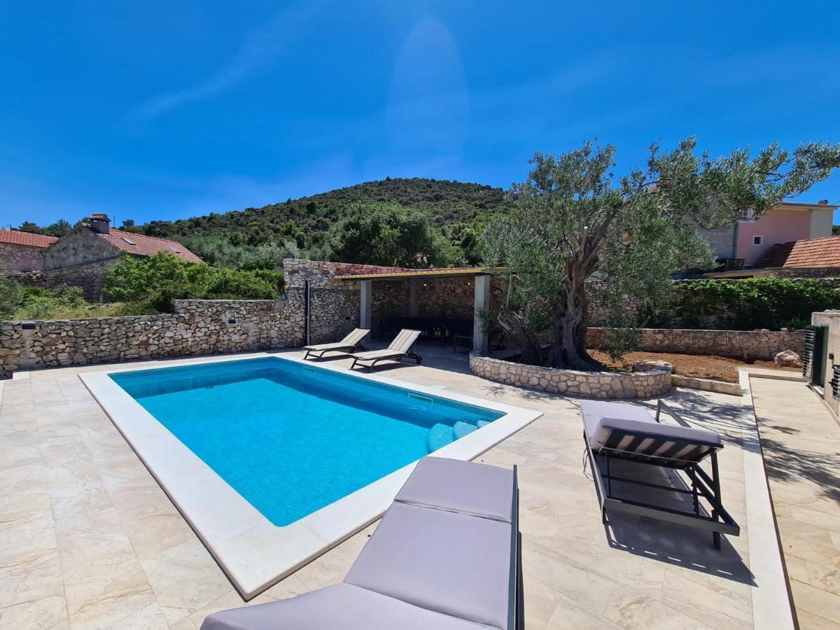 Olive Tree - House With Pool Villa Vinišće Buitenkant foto