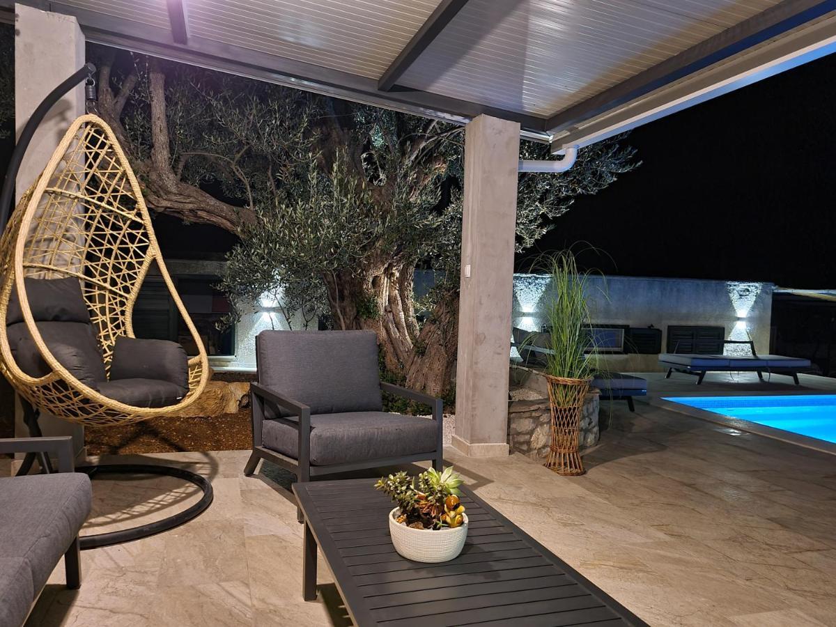Olive Tree - House With Pool Villa Vinišće Buitenkant foto
